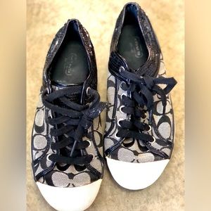 Coach women’s Shoes Size 8 ½